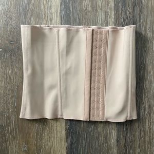 SKIMS Waist Trainer in Clay